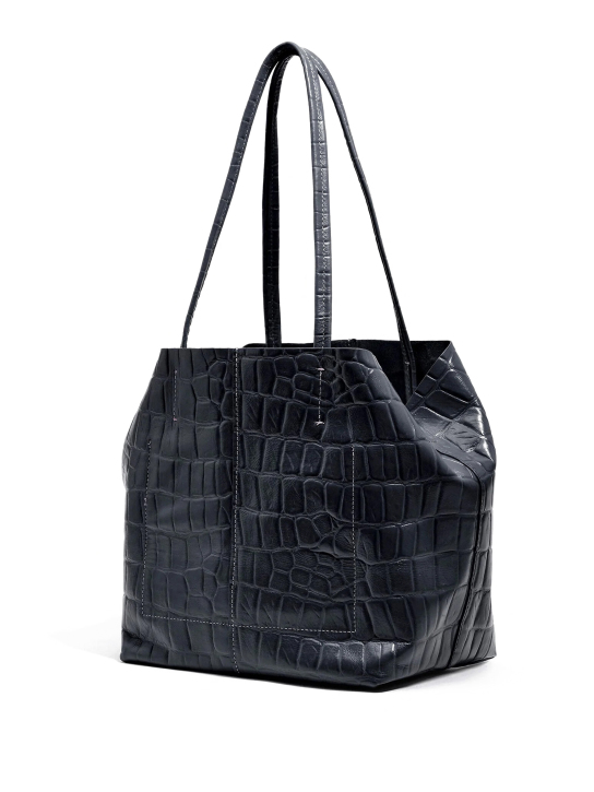 ΓΥΝΑΙΚΕΙΑ ΤΣΑΝΤΑ ΩΜΟΥ 1