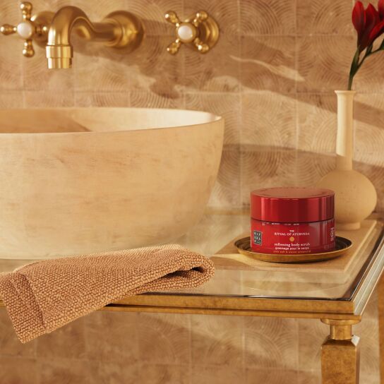 THE RITUAL OF AYURVEDA BODY SCRUB 1