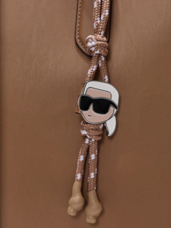 ΓΥΝΑΙΚΕΙΑ ΤΣΑΝΤΑ ΩΜΟΥ  3