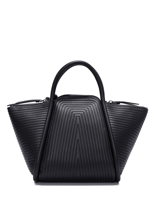 ΓΥΝΑΙΚΕΙΑ ΤΣΑΝΤΑ ΧΕΙΡΟΣ  1