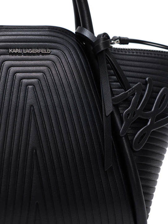 ΓΥΝΑΙΚΕΙΑ ΤΣΑΝΤΑ ΧΕΙΡΟΣ  3