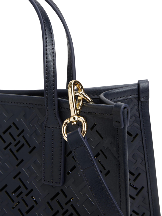 ΓΥΝΑΙΚΕΙΑ ΤΣΑΝΤΑ ΧΕΙΡΟΣ 2