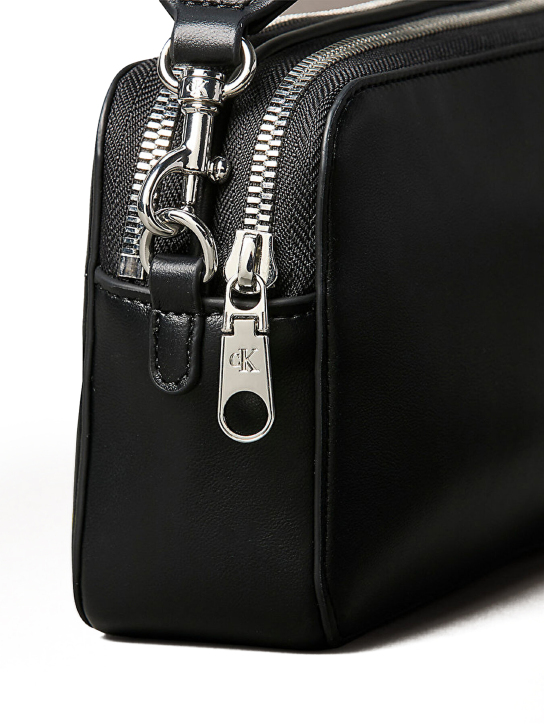 ΓΥΝΑΙΚΕΙΑ ΤΣΑΝΤΑ ΧΙΑΣΤΙ 3