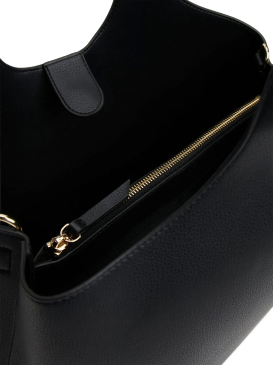 ΓΥΝΑΙΚΕΙΑ ΤΣΑΝΤΑ ΧΕΙΡΟΣ 3