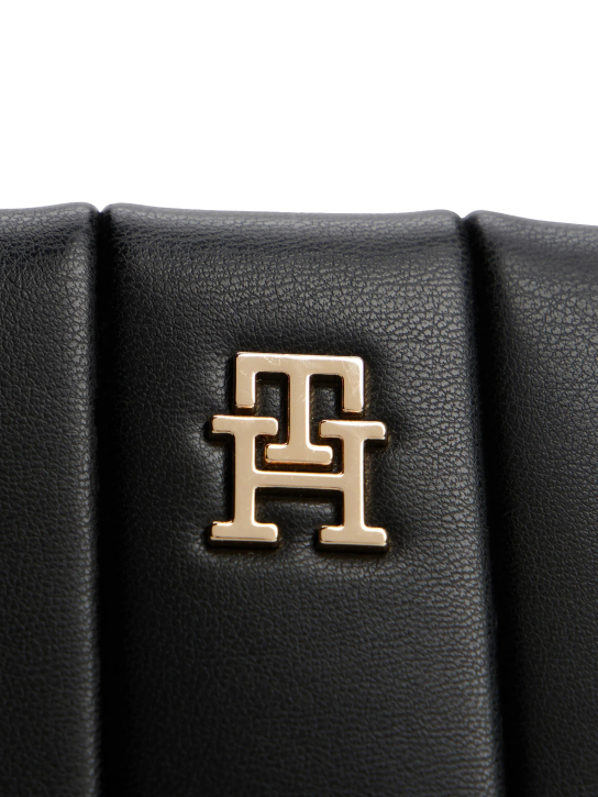 ΓΥΝΑΙΚΕΙΑ ΜΙΝΙ ΤΣΑΝΤΑ ΧΙΑΣΤΙ 3