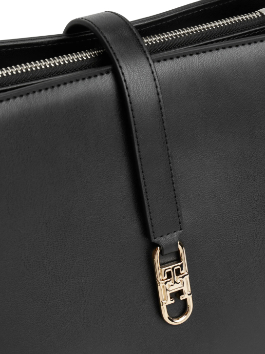 ΓΥΝΑΙΚΕΙΑ ΤΣΑΝΤΑ ΧΙΑΣΤΙ 3