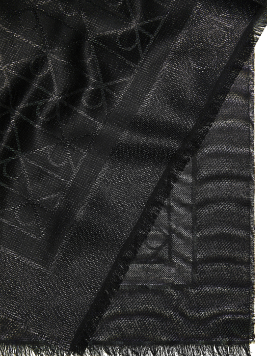 ΓΥΝΑΙΚΕΙΟ ΦΟΥΛΑΡΙ 1