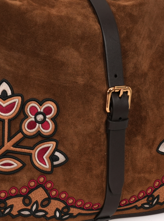 ΓΥΝΑΙΚΕΙΑ ΤΣΑΝΤΑ ΩΜΟΥ  3