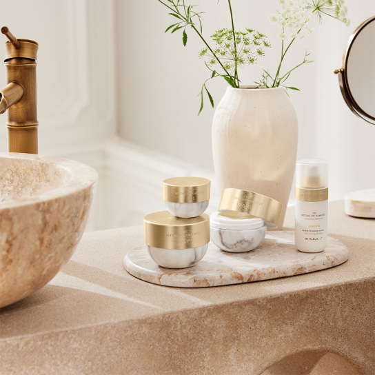 THE RITUAL OF NAMASTE AGELESS FIRMING EYE CREAM 2