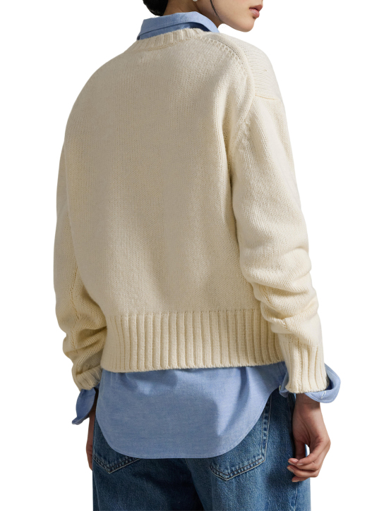 ΓΥΝΑΙΚΕΙΟ ΠΟΥΛΟΒΕΡ  2