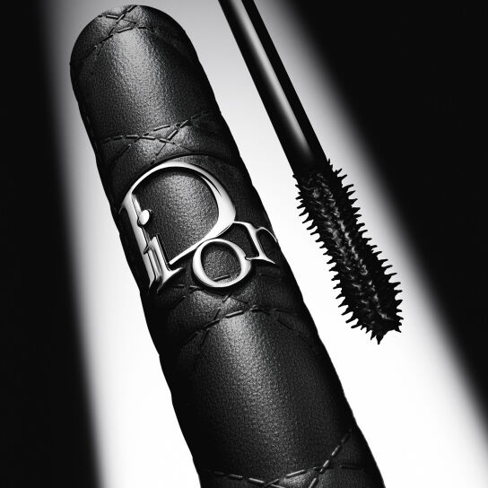DIORSHOW OVERVOLUME EXTREME VOLUME MASCARA – 24-HOUR WEAR – LASH-BY-LASH DEFINITION 5