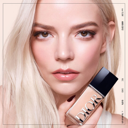 DIOR FOREVER SKIN GLOW GLOW FOUNDATION - 24H WEAR AND 48H HYDRATION 4