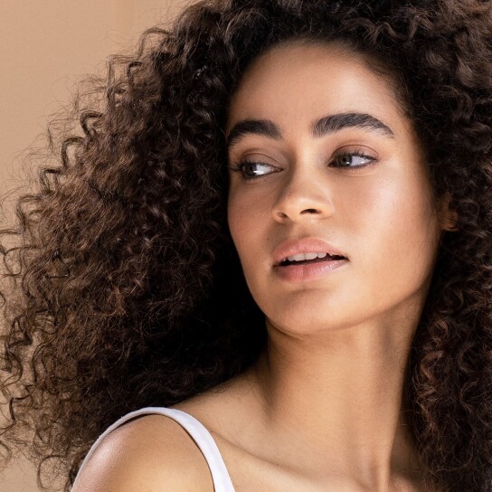 REVITALIZING NOURISHING SHAMPOO 4