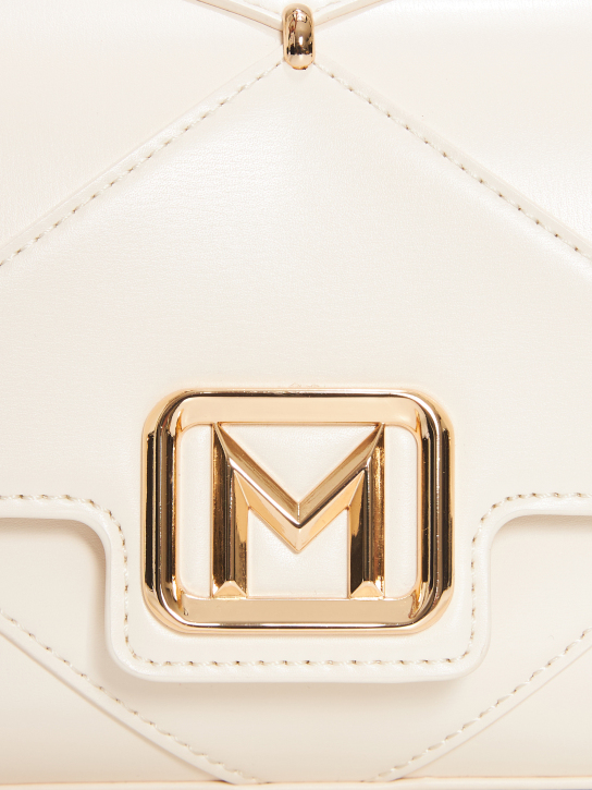 ΓΥΝΑΚΕΙΑ ΤΣΑΝΤΑ ΧΕΙΡΟΣ 3