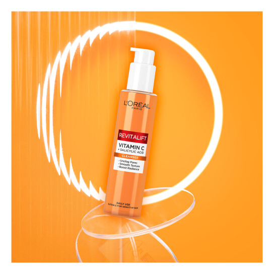 L'OREAL PARIS REVITALIFT CLINICAL ΚΑΘΑΡΙΣΤΙΚΟ GEL ΜΕ ΒΙΤΑΜΙΝΗ C  2