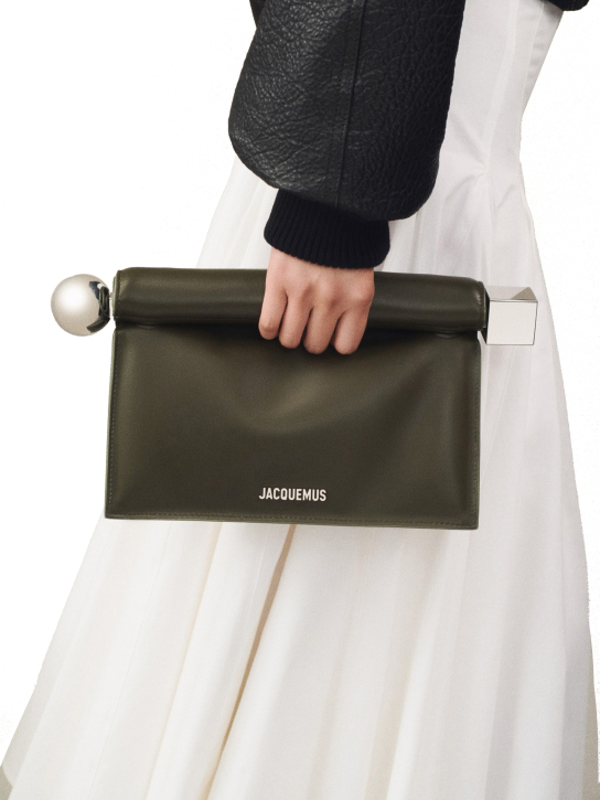 ΓΥΝΑΙΚΕΙΑ ΤΣΑΝΤΑ ΧΕΙΡΟΣ THE ROND CARRE 4