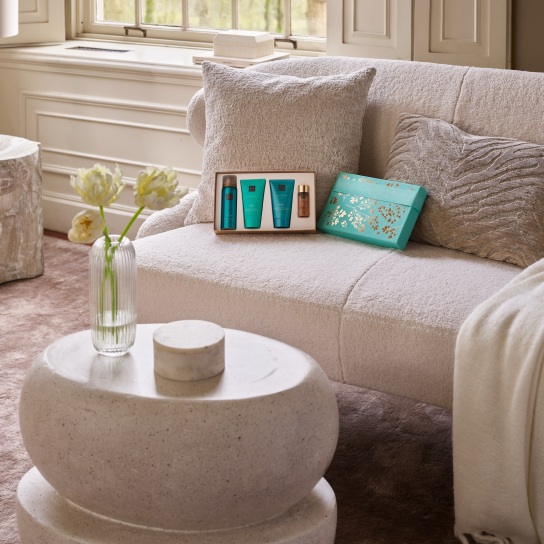 THE RITUAL OF KARMA SMALL GIFT SET  2