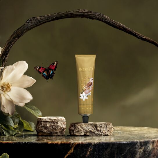 INTUITIA LUMINOUS BODY EXFOLIATOR 1