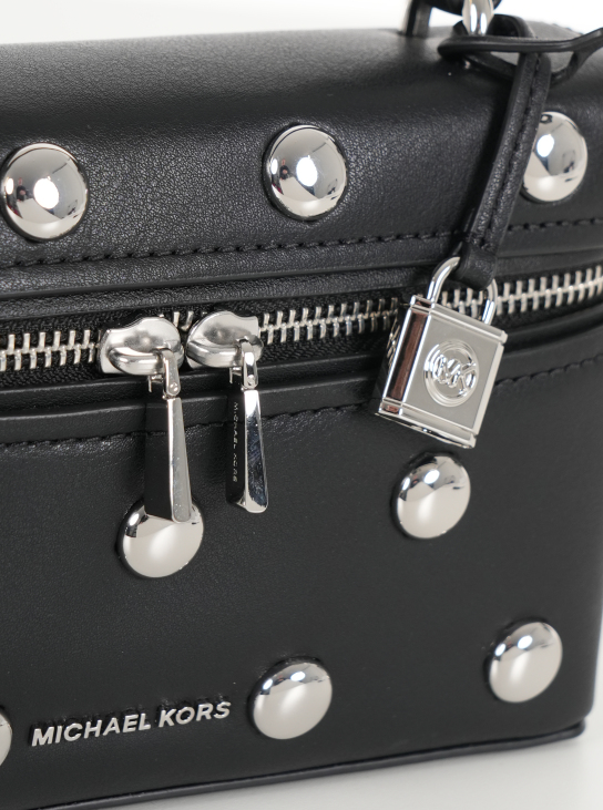 ΓΥΝΑΙΚΕΙΑ ΤΣΑΝΤΑ ΧΕΙΡΟΣ  3