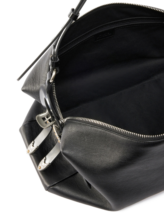 ΓΥΝΑΙΚΕΙΑ ΤΣΑΝΤΑ ΩΜΟΥ  2