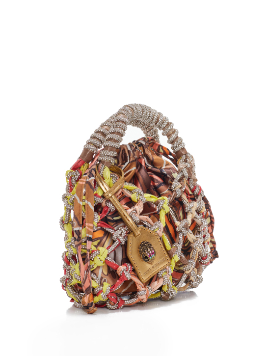 ΓΥΝΑΙΚΕΙΑ ΤΣΑΝΤΑ ΧΕΙΡΟΣ  2