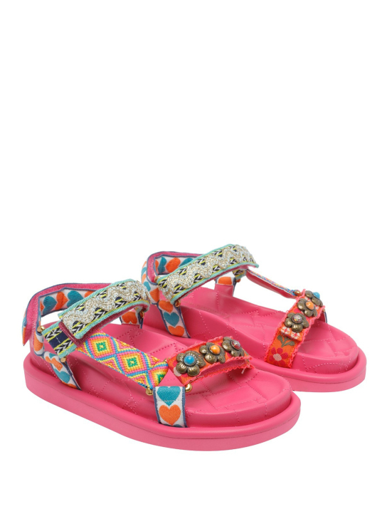 ΓΥΝΑΙΚΕΙΑ ΣΑΝΔΑΛΙΑ  1