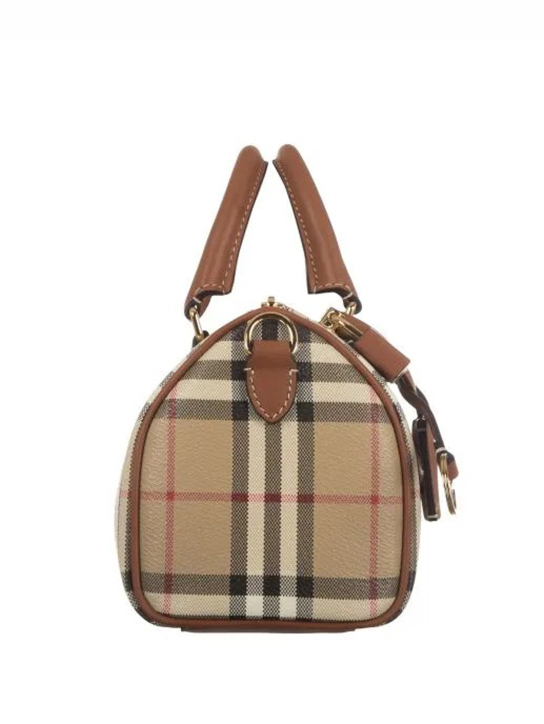 ΓΥΝΑΙΚΕΙΑ ΤΣΑΝΤΑ ΧΕΙΡΟΣ 2