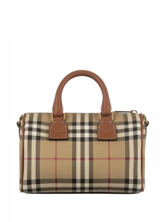 ΓΥΝΑΙΚΕΙΑ ΤΣΑΝΤΑ ΧΕΙΡΟΣ 3