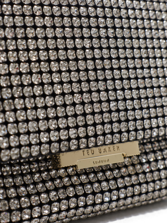 ΓΥΝΑΙΚΕΙΑ ΤΣΑΝΤΑ ΧΙΑΣΤΙ  3