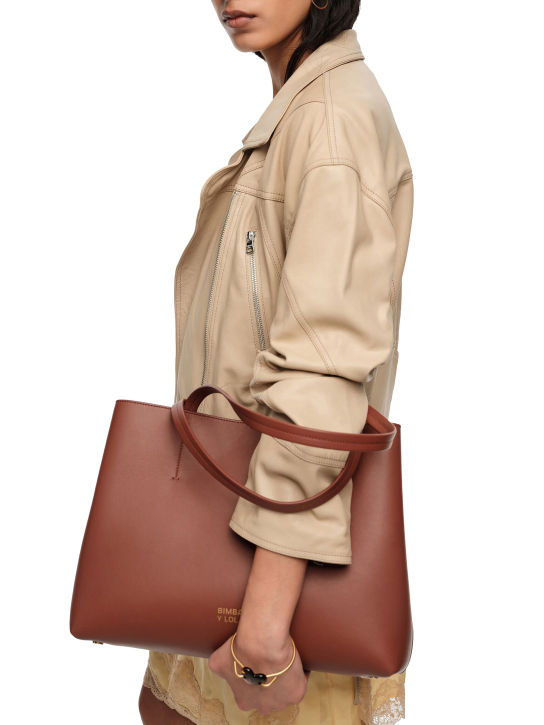 ΓΥΝΑΙΚΕΙΑ ΤΣΑΝΤΑ ΩΜΟΥ 3