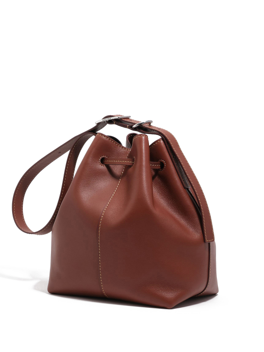 ΓΥΝΑΙΚΕΙΑ ΤΣΑΝΤΑ ΩΜΟΥ 1