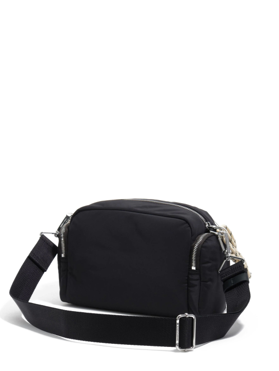 ΓΥΝΑΙΚΕΙΑ ΤΣΑΝΤΑ ΩΜΟΥ 1