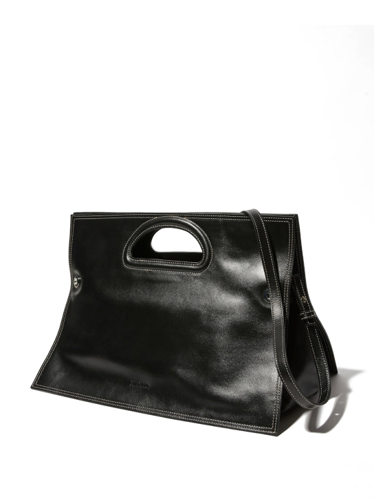 ΓΥΝΑΙΚΕΙΑ ΤΣΑΝΤΑ ΧΕΙΡΟΣ 0