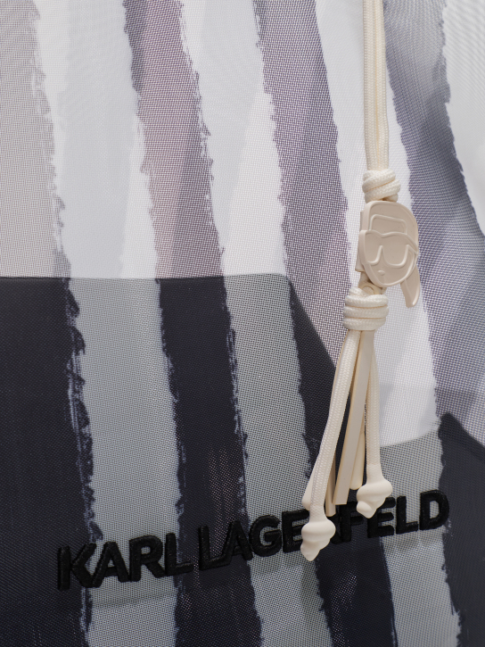 ΓΥΝΑΙΚΕΙΑ ΤΣΑΝΤΑ ΧΕΙΡΟΣ 3